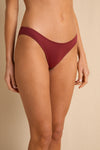 anja bikini culotte basse la rusée terracotta close up face