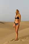 anja bikini knots la magnifique navy fond shooting