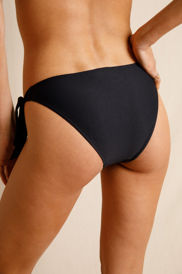 La Magnifique - Black - Tie side bikini bottom